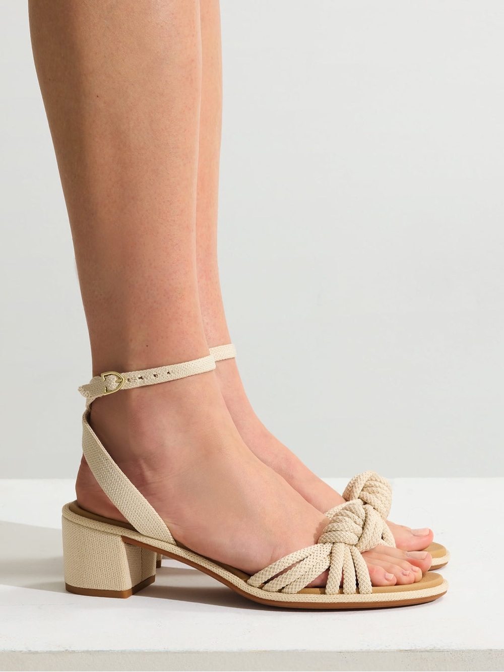 Rothy’s The Knot Sandal in Conch Size 9 - Picture 3 of 6